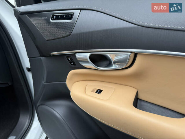 Белый Вольво ХС90, объемом двигателя 1.97 л и пробегом 81 тыс. км за 54500 $, фото 23 на Automoto.ua