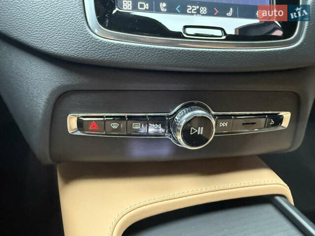 Белый Вольво ХС90, объемом двигателя 1.97 л и пробегом 81 тыс. км за 54500 $, фото 22 на Automoto.ua