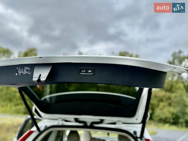 Белый Вольво ХС90, объемом двигателя 1.97 л и пробегом 9 тыс. км за 53999 $, фото 80 на Automoto.ua