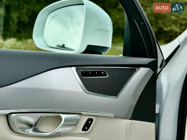 Белый Вольво ХС90, объемом двигателя 1.97 л и пробегом 9 тыс. км за 53999 $, фото 67 на Automoto.ua