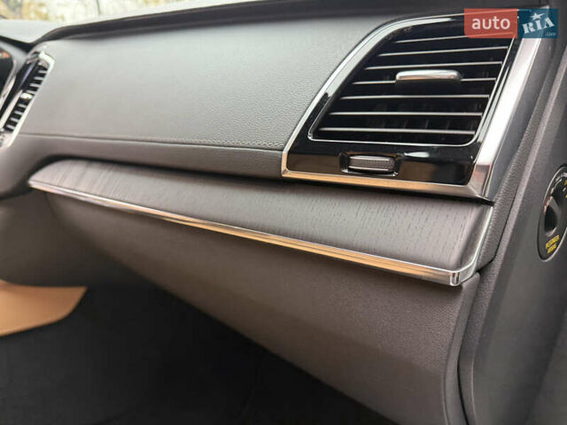 Белый Вольво ХС90, объемом двигателя 1.97 л и пробегом 81 тыс. км за 54500 $, фото 24 на Automoto.ua