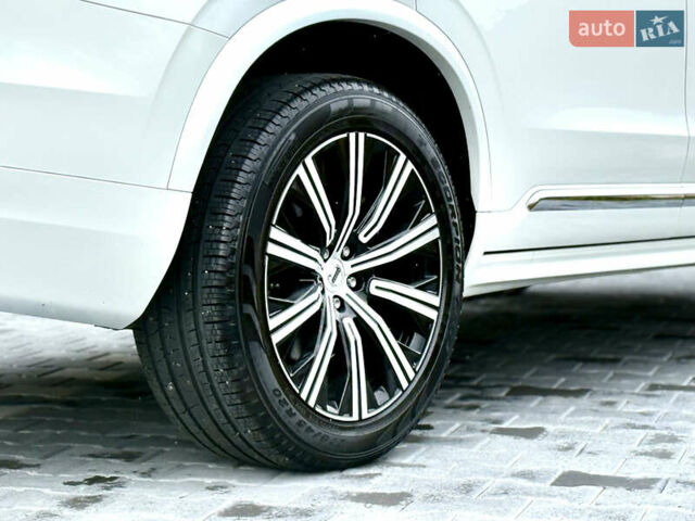 Белый Вольво ХС90, объемом двигателя 1.97 л и пробегом 9 тыс. км за 53999 $, фото 39 на Automoto.ua