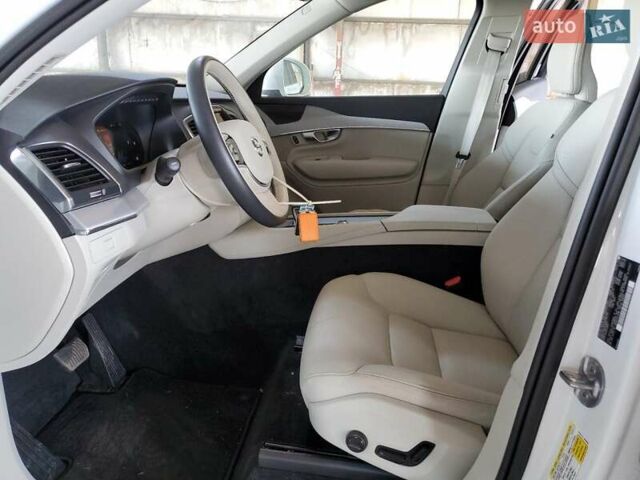 Белый Вольво ХС90, объемом двигателя 1.97 л и пробегом 8 тыс. км за 17600 $, фото 6 на Automoto.ua