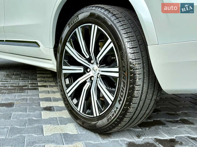 Белый Вольво ХС90, объемом двигателя 1.97 л и пробегом 9 тыс. км за 53999 $, фото 49 на Automoto.ua