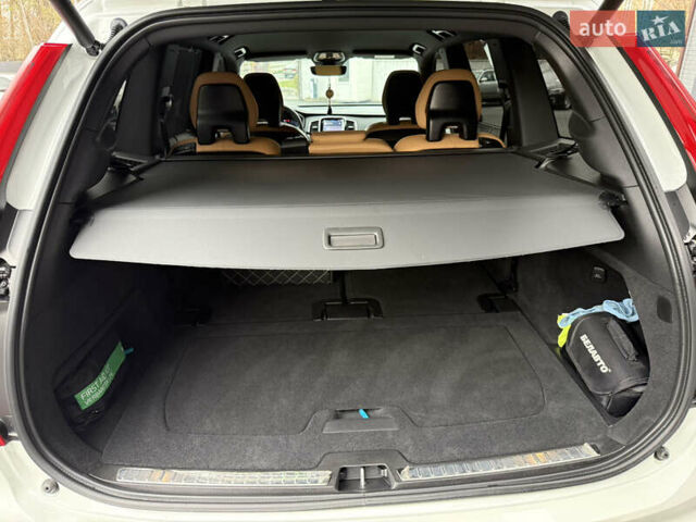 Белый Вольво ХС90, объемом двигателя 1.97 л и пробегом 81 тыс. км за 54500 $, фото 33 на Automoto.ua