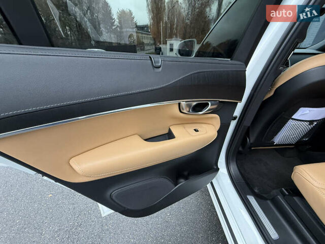 Белый Вольво ХС90, объемом двигателя 1.97 л и пробегом 81 тыс. км за 54500 $, фото 30 на Automoto.ua