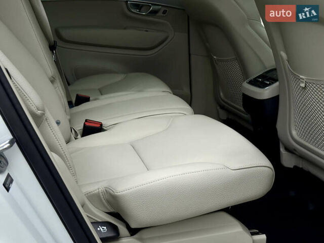 Белый Вольво ХС90, объемом двигателя 1.97 л и пробегом 9 тыс. км за 53999 $, фото 84 на Automoto.ua