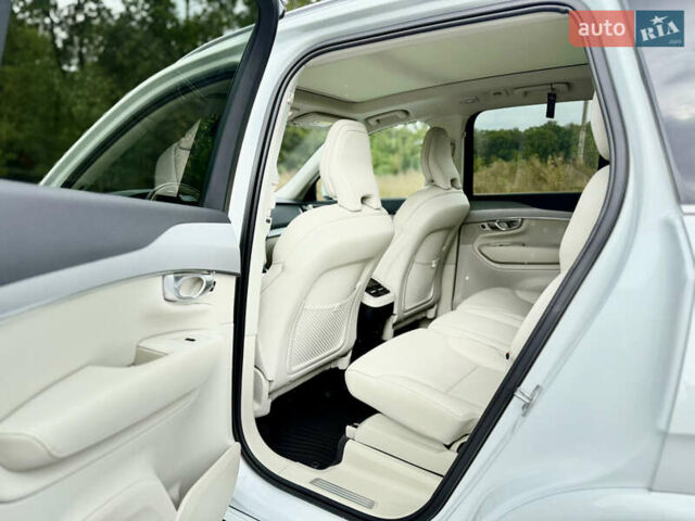 Белый Вольво ХС90, объемом двигателя 1.97 л и пробегом 9 тыс. км за 53999 $, фото 74 на Automoto.ua