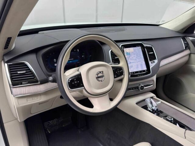 Вольво ХС90 2024 в Кривом Роге на Automoto.ua Белый Вольво ХС90, объемом двигателя 2 л и пробегом 10 тыс. км за 35700 $, фото 11 на Automoto.ua