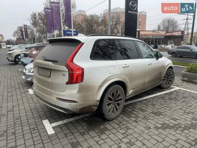 Белый Вольво ХС90, объемом двигателя 1.97 л и пробегом 65 тыс. км за 69000 $, фото 2 на Automoto.ua