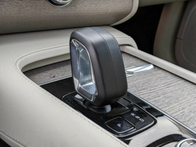 Білий Вольво ХС90, об'ємом двигуна 2 л та пробігом 27 тис. км за 19000 $, фото 8 на Automoto.ua