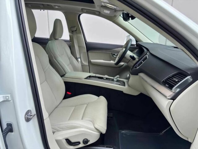 Вольво ХС90 2024 в Кривом Роге на Automoto.ua Белый Вольво ХС90, объемом двигателя 2 л и пробегом 10 тыс. км за 35700 $, фото 8 на Automoto.ua