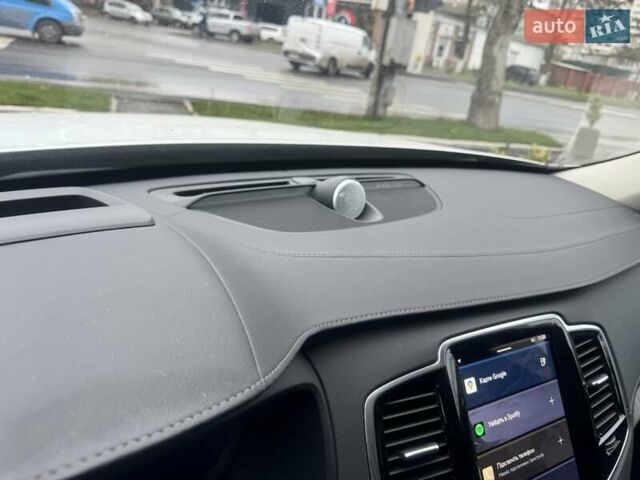 Белый Вольво ХС90, объемом двигателя 1.97 л и пробегом 65 тыс. км за 69000 $, фото 6 на Automoto.ua