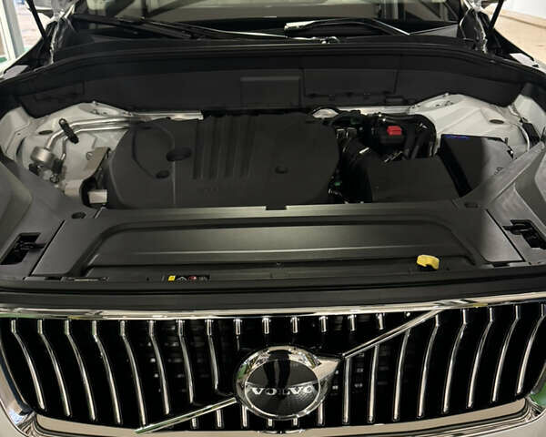 Белый Вольво ХС90, объемом двигателя 1.97 л и пробегом 9 тыс. км за 59999 $, фото 3 на Automoto.ua