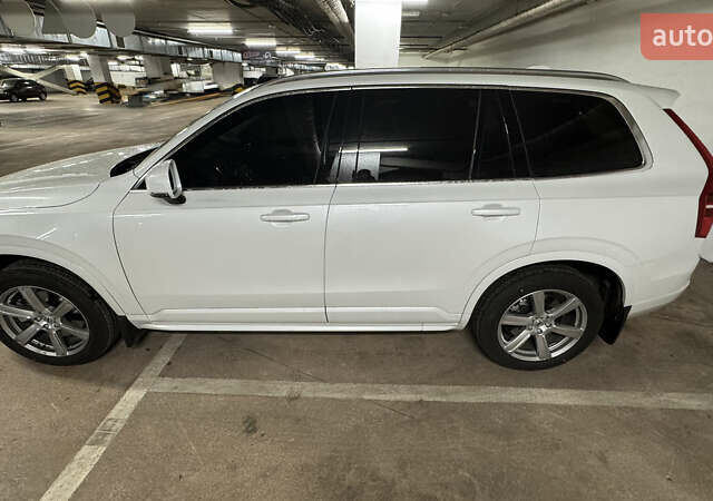 Белый Вольво ХС90, объемом двигателя 1.97 л и пробегом 15 тыс. км за 59999 $, фото 2 на Automoto.ua