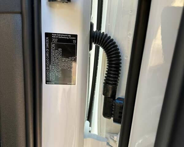 Белый Вольво ХС90, объемом двигателя 1.97 л и пробегом 13 тыс. км за 63000 $, фото 61 на Automoto.ua
