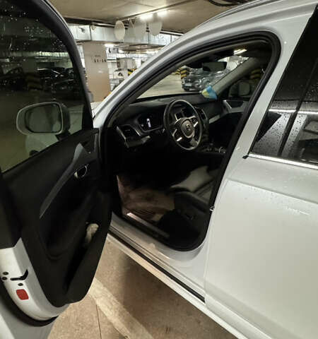 Белый Вольво ХС90, объемом двигателя 1.97 л и пробегом 15 тыс. км за 59999 $, фото 4 на Automoto.ua