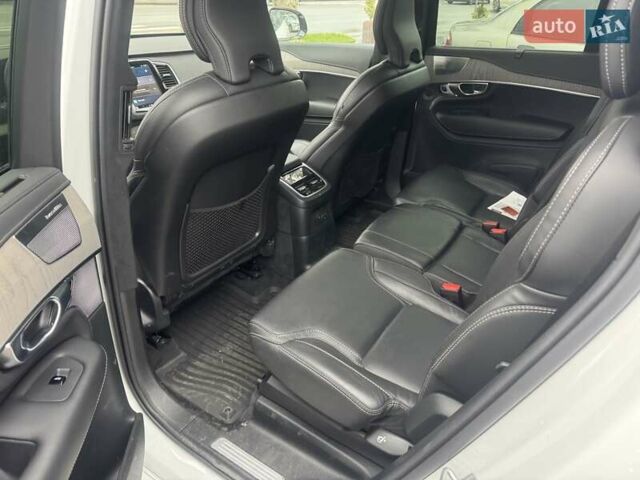 Белый Вольво ХС90, объемом двигателя 1.97 л и пробегом 65 тыс. км за 69000 $, фото 10 на Automoto.ua