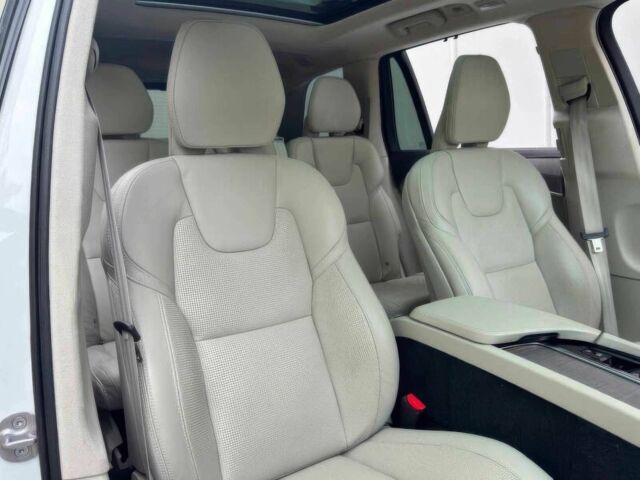 Вольво ХС90 2024 в Кривом Роге на Automoto.ua Белый Вольво ХС90, объемом двигателя 2 л и пробегом 10 тыс. км за 35700 $, фото 14 на Automoto.ua