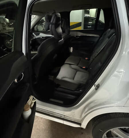 Белый Вольво ХС90, объемом двигателя 1.97 л и пробегом 15 тыс. км за 59999 $, фото 5 на Automoto.ua