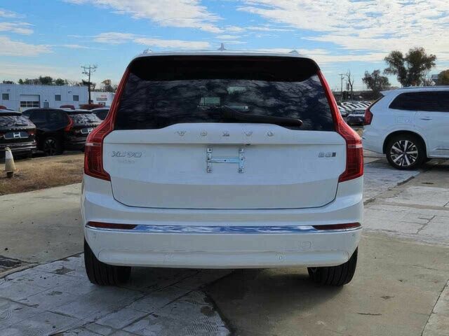 Білий Вольво ХС90, об'ємом двигуна 2 л та пробігом 17 тис. км за 16500 $, фото 4 на Automoto.ua