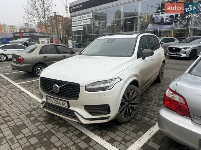 Белый Вольво ХС90, объемом двигателя 1.97 л и пробегом 65 тыс. км за 69000 $, фото 1 на Automoto.ua