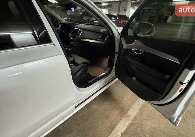 Белый Вольво ХС90, объемом двигателя 1.97 л и пробегом 15 тыс. км за 59999 $, фото 6 на Automoto.ua