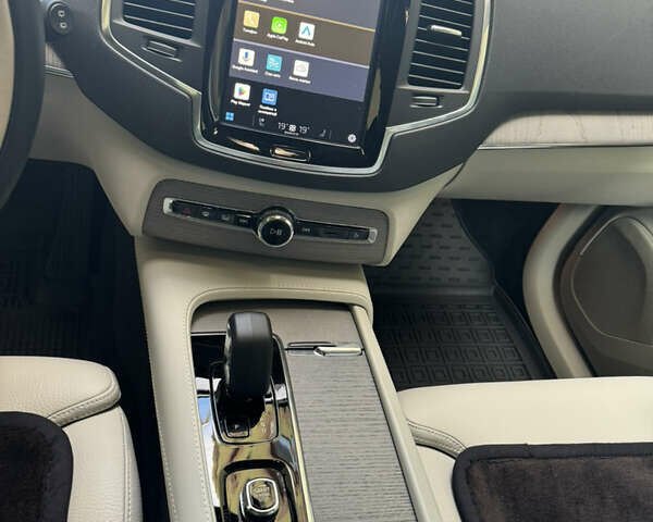 Белый Вольво ХС90, объемом двигателя 1.97 л и пробегом 9 тыс. км за 59999 $, фото 16 на Automoto.ua