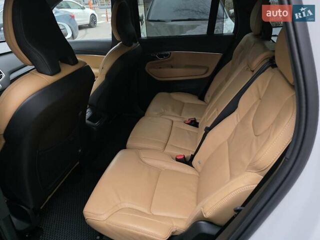 Білий Вольво ХС90, об'ємом двигуна 1.97 л та пробігом 15 тис. км за 61900 $, фото 10 на Automoto.ua