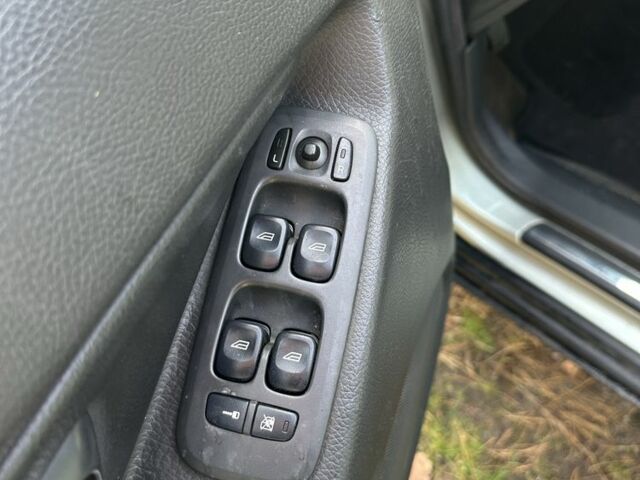 Бежевий Вольво ХС90, об'ємом двигуна 2.4 л та пробігом 351 тис. км за 5400 $, фото 8 на Automoto.ua