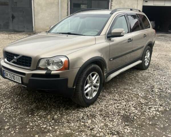 Бежевый Вольво ХС90, объемом двигателя 2.4 л и пробегом 400 тыс. км за 9200 $, фото 1 на Automoto.ua