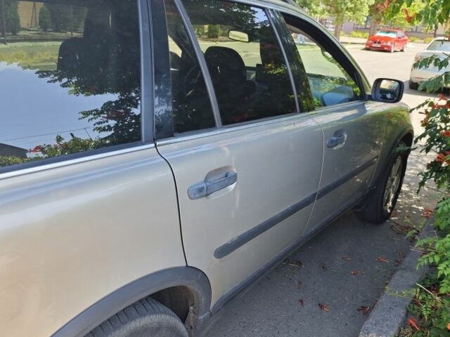 Бежевый Вольво ХС90, объемом двигателя 2.4 л и пробегом 475 тыс. км за 4731 $, фото 5 на Automoto.ua