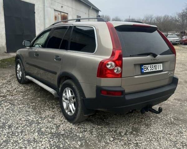 Бежевый Вольво ХС90, объемом двигателя 2.4 л и пробегом 400 тыс. км за 9200 $, фото 2 на Automoto.ua