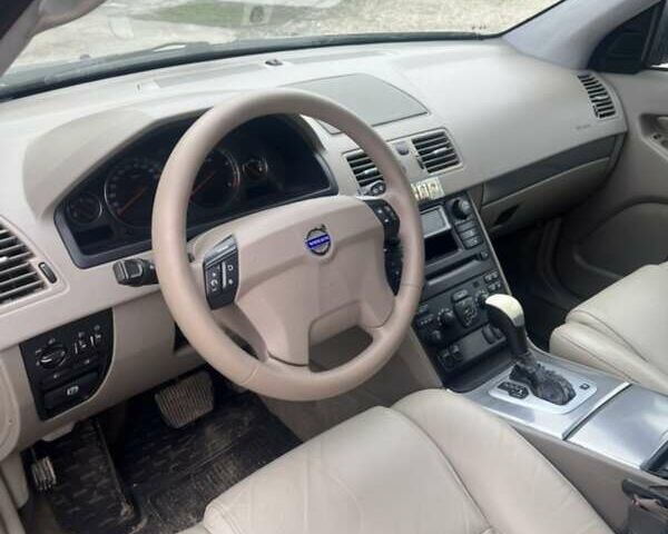 Бежевый Вольво ХС90, объемом двигателя 2.4 л и пробегом 400 тыс. км за 9200 $, фото 5 на Automoto.ua