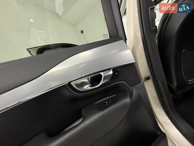 Вольво ХС90 2015 у Трускавце на Automoto.ua Бежевий Вольво ХС90, об'ємом двигуна 2 л та пробігом 136 тис. км за 21999 $, фото 41 на Automoto.ua