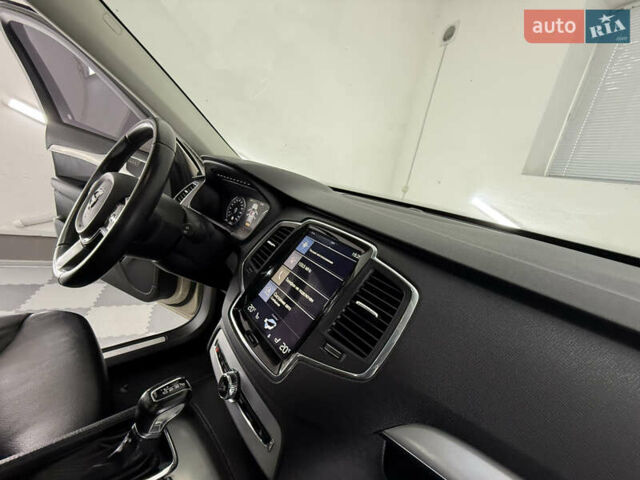 Вольво ХС90 2015 у Трускавце на Automoto.ua Бежевий Вольво ХС90, об'ємом двигуна 2 л та пробігом 136 тис. км за 21999 $, фото 28 на Automoto.ua