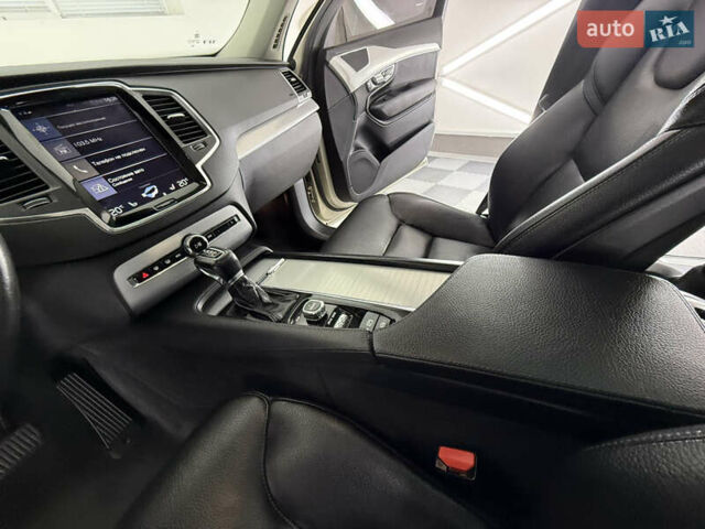 Вольво ХС90 2015 у Трускавце на Automoto.ua Бежевий Вольво ХС90, об'ємом двигуна 2 л та пробігом 136 тис. км за 21999 $, фото 58 на Automoto.ua