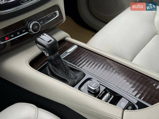 Бежевий Вольво ХС90, об'ємом двигуна 1.97 л та пробігом 142 тис. км за 26900 $, фото 31 на Automoto.ua