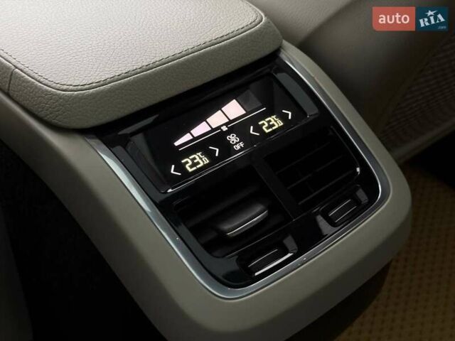 Бежевий Вольво ХС90, об'ємом двигуна 1.97 л та пробігом 142 тис. км за 26900 $, фото 40 на Automoto.ua