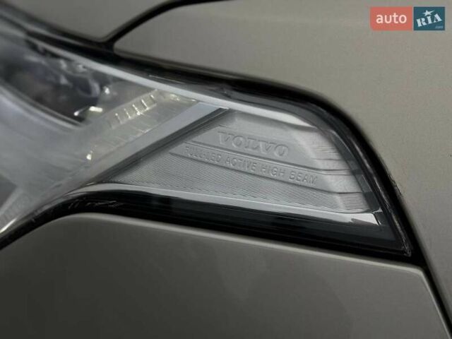 Бежевий Вольво ХС90, об'ємом двигуна 1.97 л та пробігом 142 тис. км за 26900 $, фото 17 на Automoto.ua