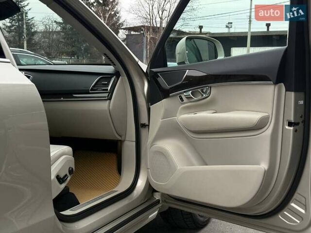Бежевий Вольво ХС90, об'ємом двигуна 1.97 л та пробігом 142 тис. км за 26900 $, фото 46 на Automoto.ua