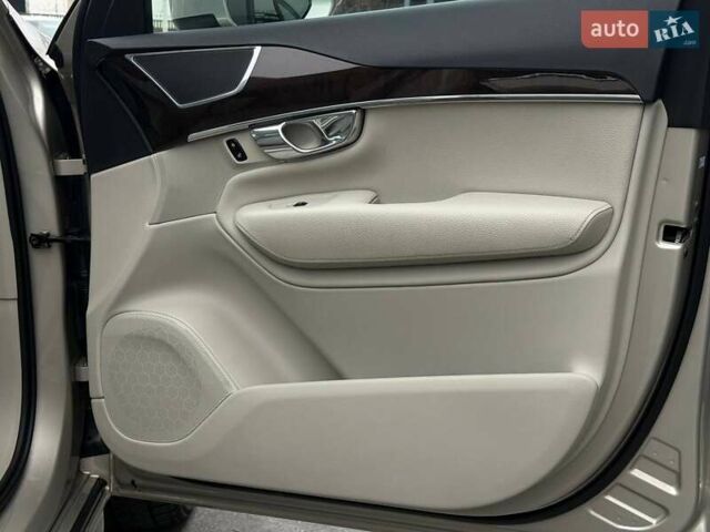 Бежевий Вольво ХС90, об'ємом двигуна 1.97 л та пробігом 142 тис. км за 26900 $, фото 47 на Automoto.ua