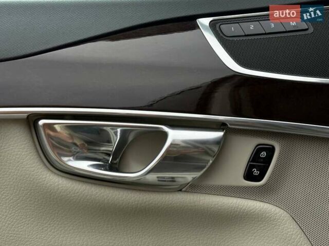 Бежевий Вольво ХС90, об'ємом двигуна 1.97 л та пробігом 142 тис. км за 26900 $, фото 21 на Automoto.ua