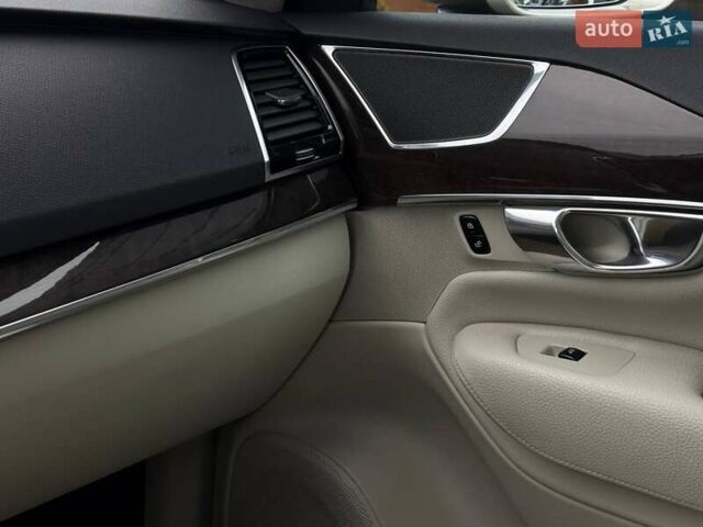 Бежевий Вольво ХС90, об'ємом двигуна 1.97 л та пробігом 142 тис. км за 26900 $, фото 32 на Automoto.ua