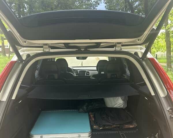 Бежевый Вольво ХС90, объемом двигателя 1.97 л и пробегом 155 тыс. км за 34000 $, фото 10 на Automoto.ua