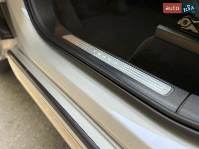 Бежевий Вольво ХС90, об'ємом двигуна 1.97 л та пробігом 86 тис. км за 38900 $, фото 14 на Automoto.ua