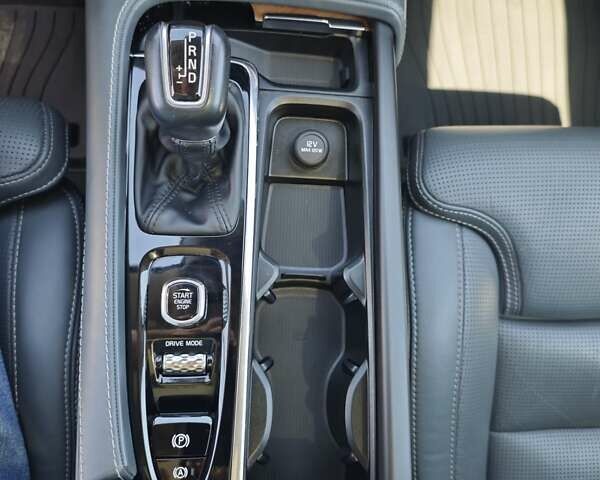 Бежевый Вольво ХС90, объемом двигателя 1.97 л и пробегом 162 тыс. км за 29999 $, фото 47 на Automoto.ua