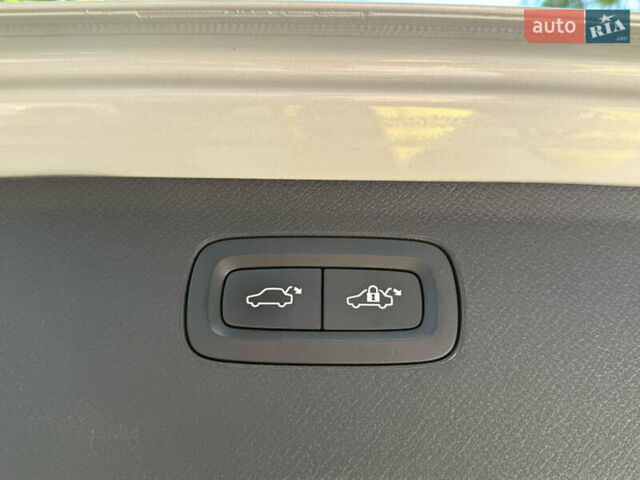Бежевий Вольво ХС90, об'ємом двигуна 1.97 л та пробігом 86 тис. км за 38900 $, фото 33 на Automoto.ua