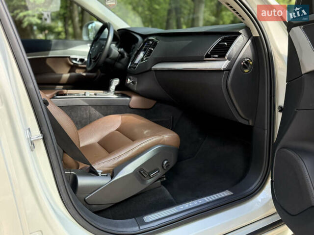 Бежевий Вольво ХС90, об'ємом двигуна 1.97 л та пробігом 86 тис. км за 38900 $, фото 20 на Automoto.ua