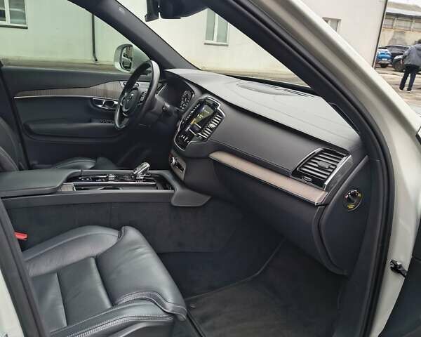 Бежевий Вольво ХС90, об'ємом двигуна 1.97 л та пробігом 195 тис. км за 36000 $, фото 13 на Automoto.ua